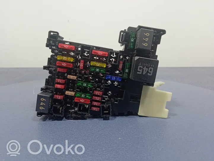 Skoda Octavia Mk3 (5E) Skrzynka bezpieczników / Komplet 5Q0937615C