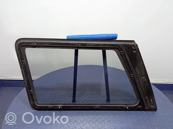Ford Explorer Fenêtre latérale avant / vitre triangulaire 01