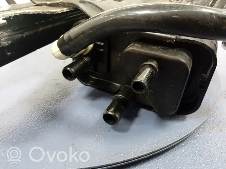 Volvo S60 Aktiivihiilisuodattimen polttoainehöyrysäiliö 31405829