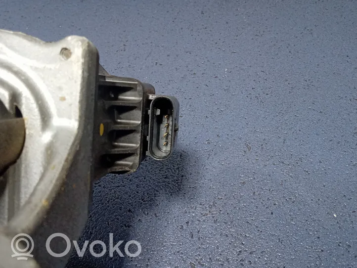 BMW 7 G11 G12 Cześć układu próżniowego turbosprężarki 8600290