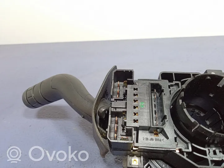 Volkswagen Fox Kiti jungtukai/ rankenėlės/ perjungėjai 5Z0953503C