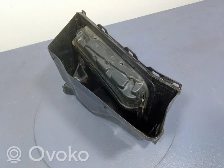 Volvo XC60 Intake resonator 32219195