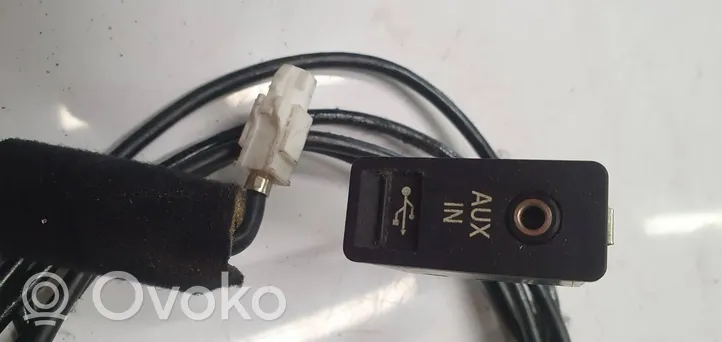 BMW 1 E81 E87 Gniazdo / Złącze USB 9129651