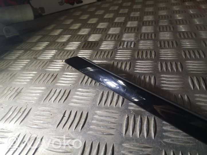 BMW M4 F82 F83 Rivestimento modanatura del vetro della portiera anteriore 7433338