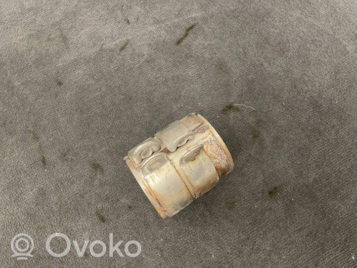 Audi A4 S4 B9 Zacisk obejmy rury tłumika 8W0253141