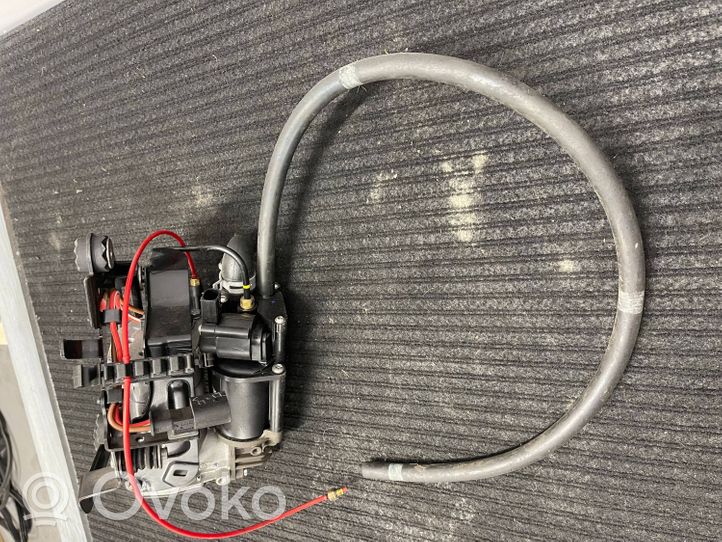 BMW 5 G30 G31 Compresseur / pompe à suspension pneumatique 37206886721