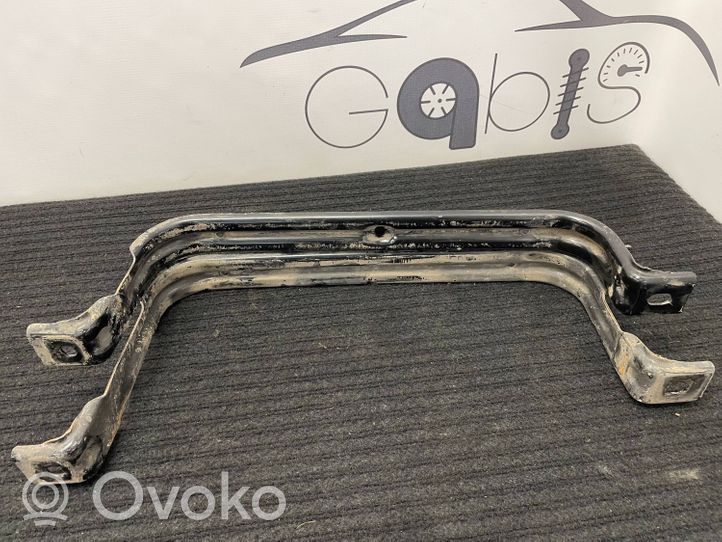 Mercedes-Benz Vito Viano W447 Staffa di fissaggio del serbatoio del carburante A4474750621