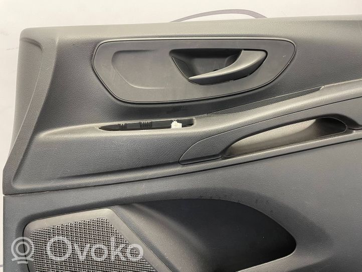 Mercedes-Benz Vito Viano W447 Rivestimento del pannello della portiera anteriore A4477271878