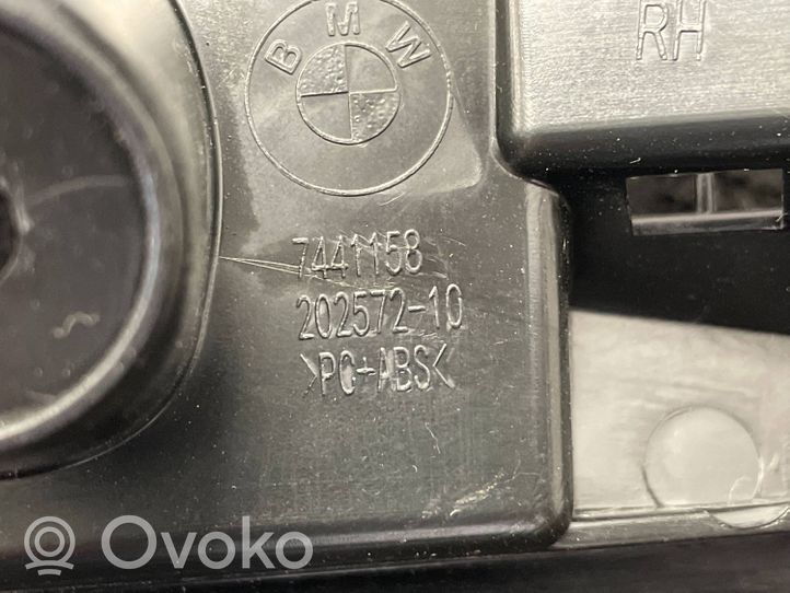 BMW X3 G01 Šoninė apdaila (prie lango) 7441158