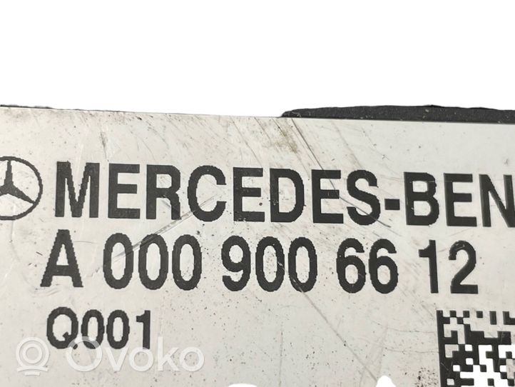 Mercedes-Benz C W205 Polttoaineen ruiskutuspumpun ohjainlaite/moduuli A0009006612
