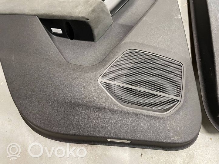 Audi Q3 F3 Tapicerka / Komplet 83A867487