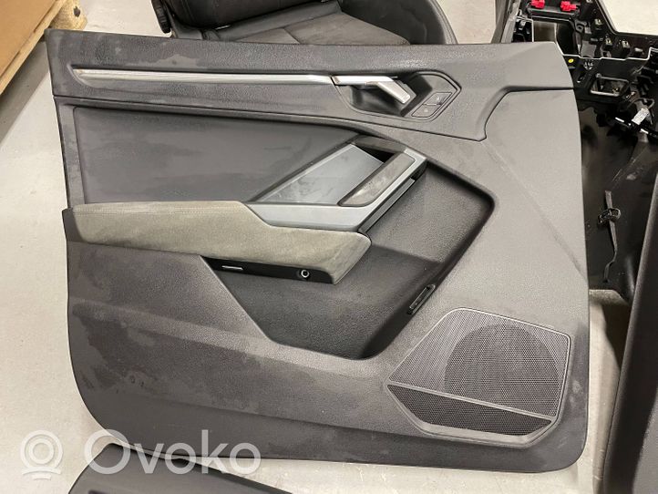 Audi Q3 F3 Tapicerka / Komplet 83A867487