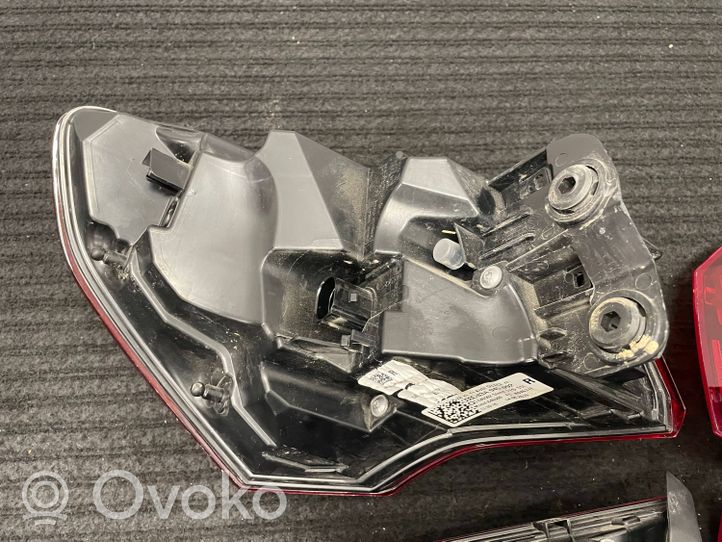 Audi Q3 F3 Galinių žibintų komplektas 83A945091