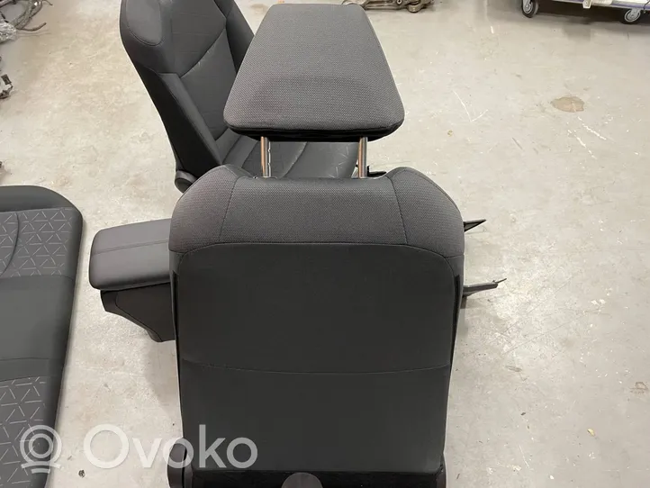 Toyota RAV 4 (XA50) Seat set 67614X1B18