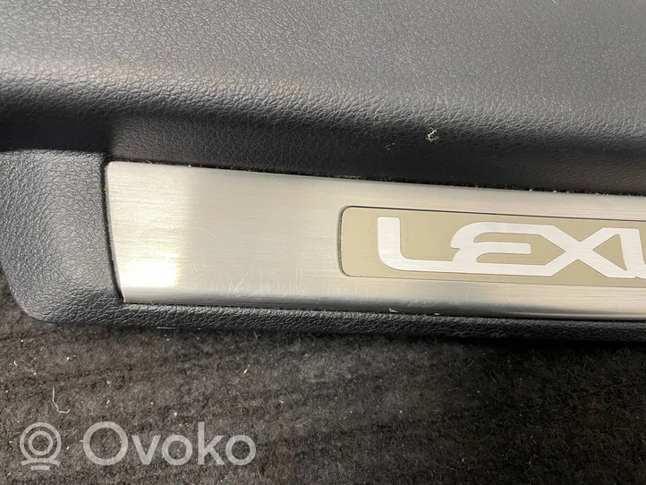 Lexus GS 250 350 300H 450H Aizmugurējā sliekšņa dekoratīvā apdare (iekšējā) 6794030061