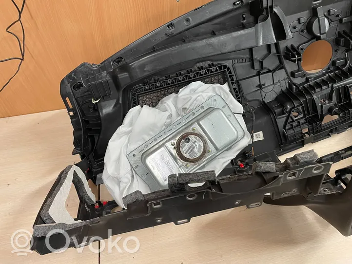 BMW X6 F16 Panelė 