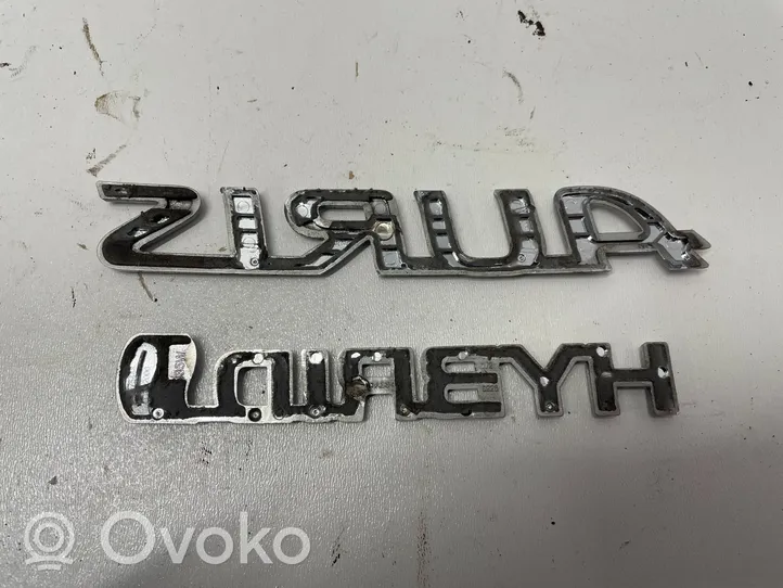 Toyota Auris E180 Emblemat / Znaczek tylny / Litery modelu 