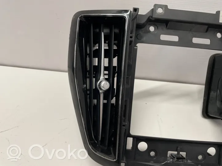 Volvo XC60 Centrālais gaisa ventilācijas režģis 31417742