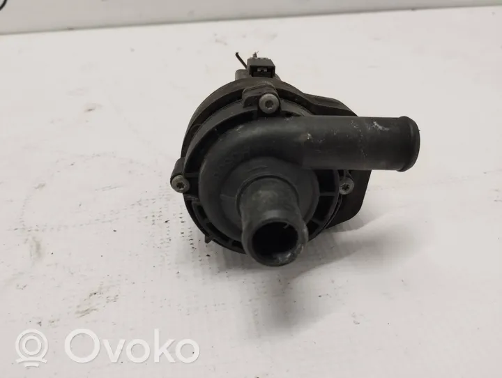 Mercedes-Benz E W213 Pompe à eau de liquide de refroidissement A0005005400