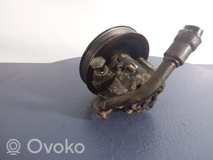 Volkswagen Transporter - Caravelle T4 Power steering pump 01