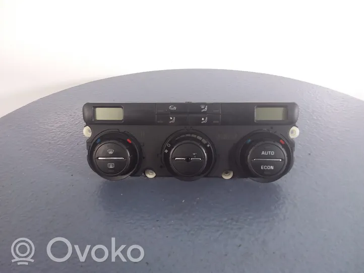 Skoda Octavia Mk2 (1Z) Oro kondicionieriaus/ klimato/ pečiuko valdymo blokas (salone) 01