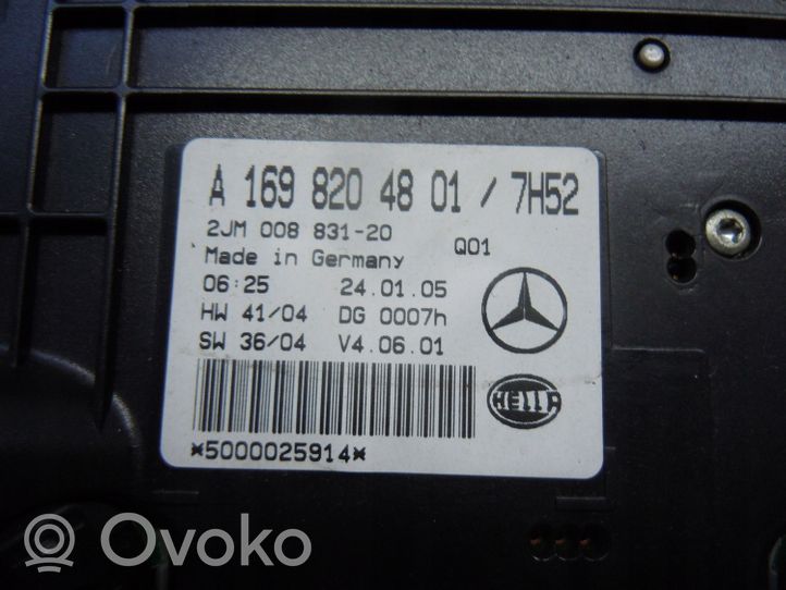 Mercedes-Benz A W169 Etuistuimen valo A1698204801