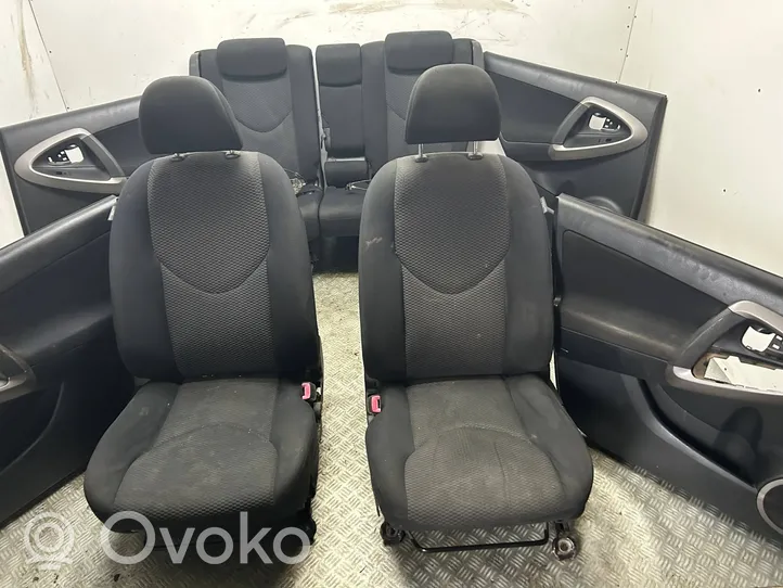 Toyota RAV 4 (XA30) Fotele / Kanapa / Boczki / Komplet 