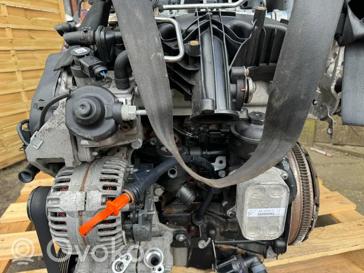Volkswagen PASSAT B7 Двигатель CFG