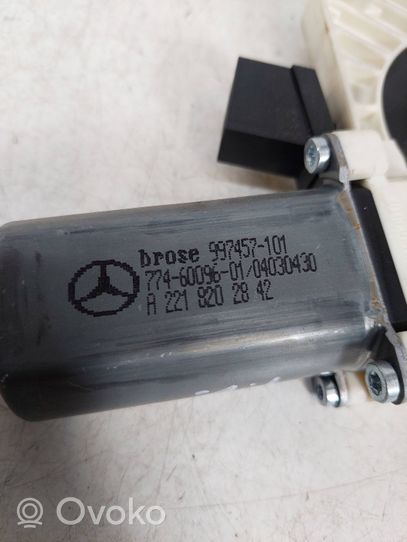 Mercedes-Benz S W221 Front door window regulator motor A2218202842