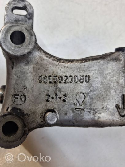 Citroen C4 Grand Picasso Engine mounting bracket 9655923080