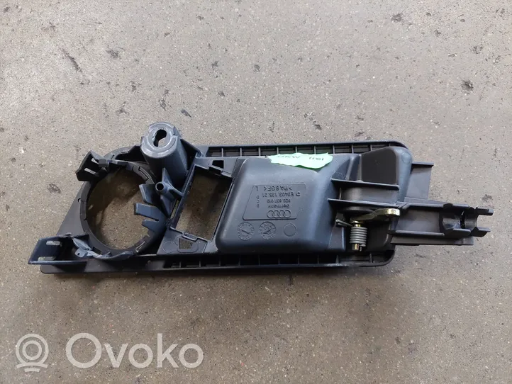 Audi A2 Maniglia interna per portiera anteriore 8z0837019