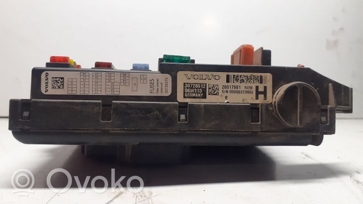 Volvo XC70 Ramka / Moduł bezpieczników 30728512
