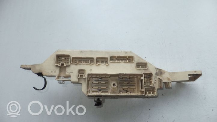 Toyota Land Cruiser (J100) Module de fusibles 