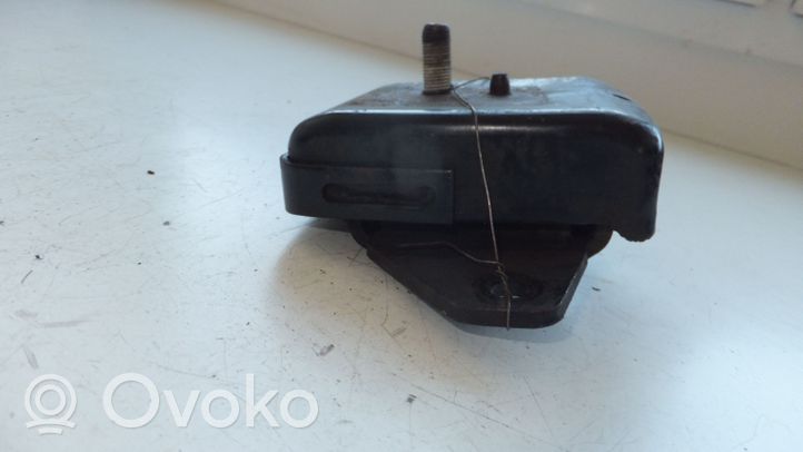 Toyota Land Cruiser (J100) Supporto di montaggio del motore 