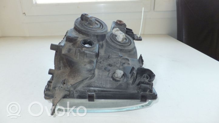 Toyota Land Cruiser (J100) Lampa przednia KOITO6067