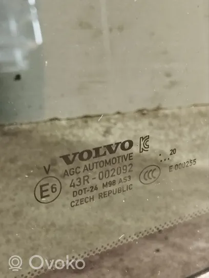 Volvo XC90 Ramka szyby drzwi tylnych 32206907