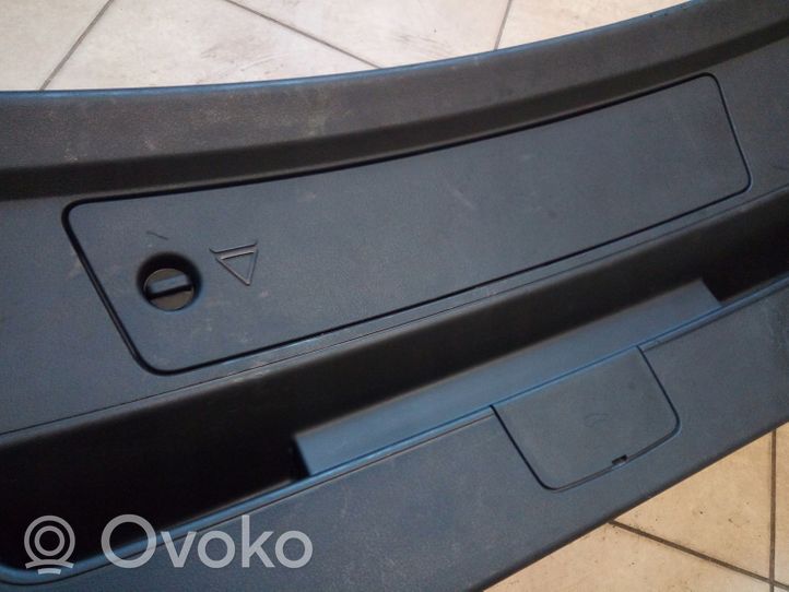Seat Exeo (3R) Tailgate/boot lid cover trim 3R9867601C