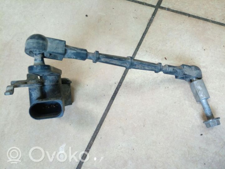 Audi A3 S3 8V Capteur de hauteur de suspension arrière 4M0907503