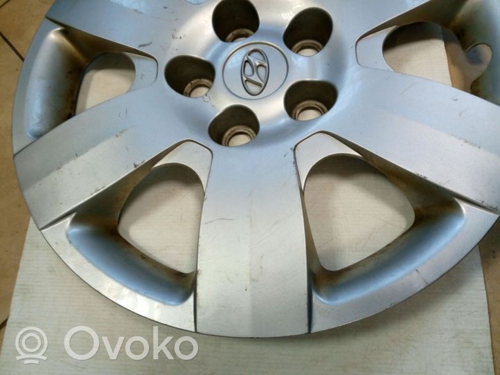 Hyundai Sonata R16 wheel hub/cap/trim 