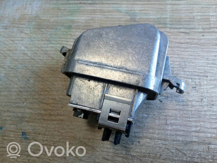 Audi A5 8T 8F Relé de luz diaria 1305715178