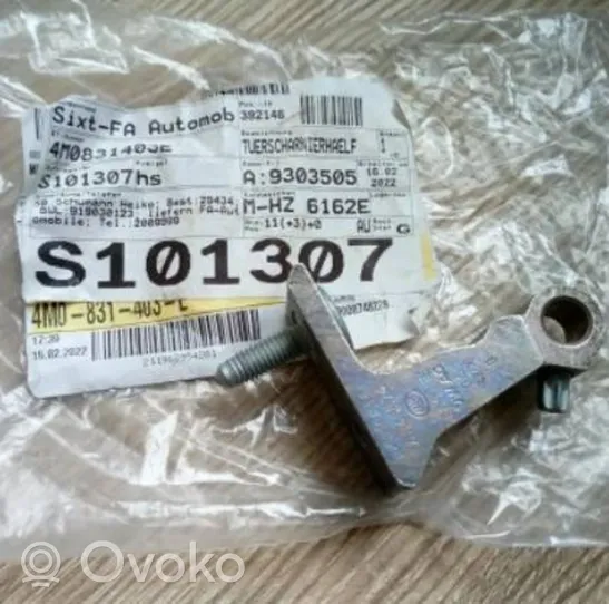 Audi SQ7 Set di cerniere portiera anteriore 4M0831403E