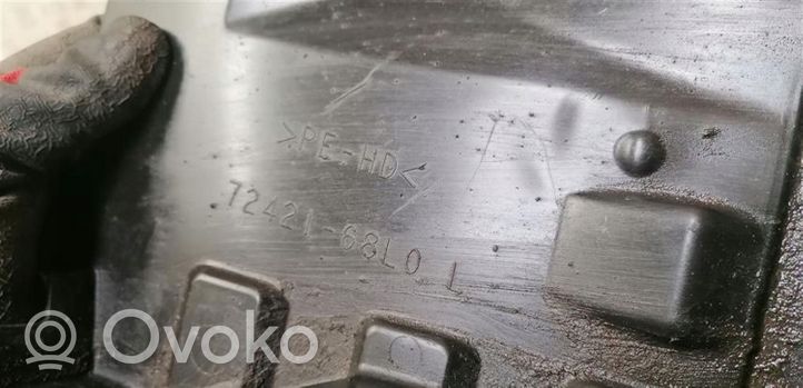 Suzuki Swift Moottorin alustan välipohjan roiskesuoja 7242168L0L