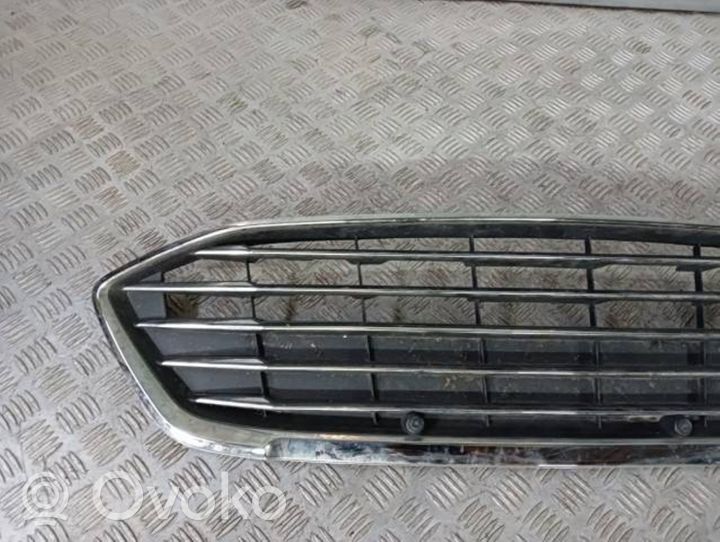 Ford Focus Grille calandre supérieure de pare-chocs avant JX7B8C436A