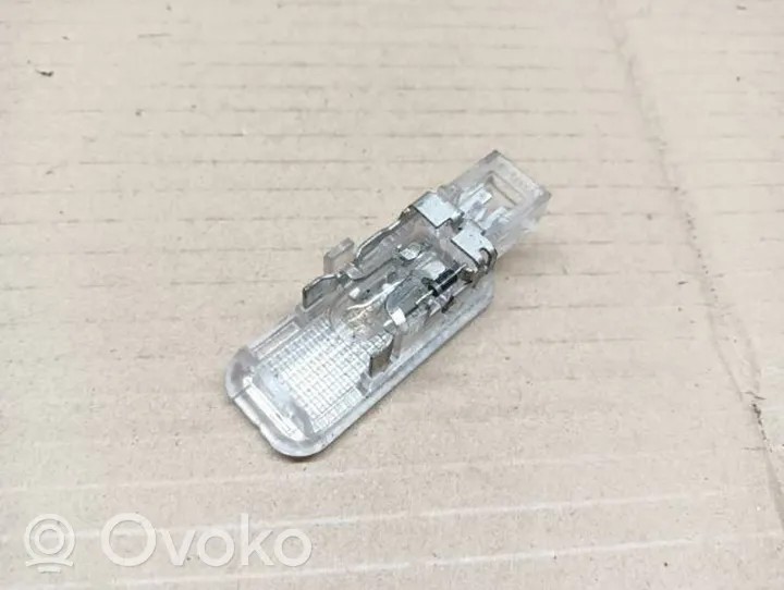 Skoda Fabia Mk3 (NJ) Rivestimento luce posteriore 
