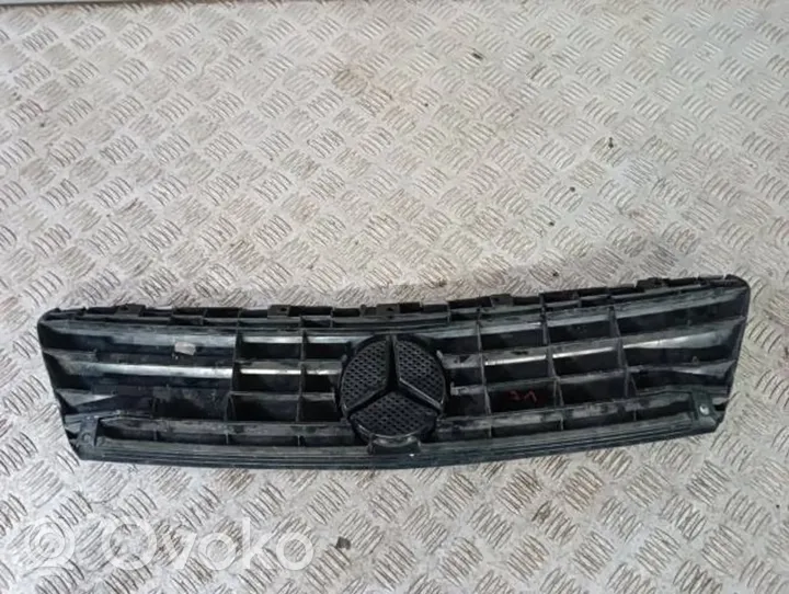 Mercedes-Benz A W168 Grille calandre supérieure de pare-chocs avant 1688801483