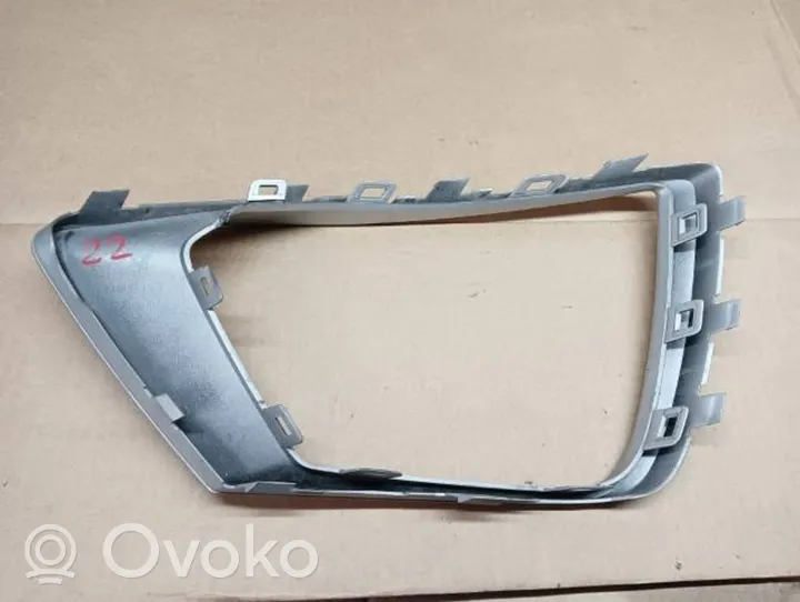 Audi Q3 8U Grille inférieure de pare-chocs avant 83A853053