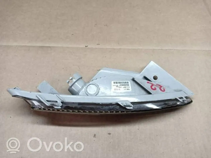 Opel Astra J Indicatore di direzione anteriore 13367143