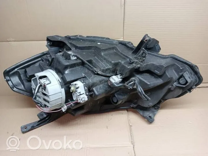 Suzuki SX4 S-Cross Lampa przednia 10017736