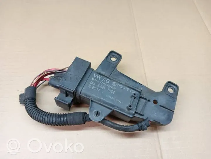 Volkswagen Up Coolant fan relay 1S0919506