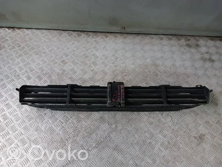 BMW X3 G01 Radiatoru paneļa apakšējā daļa (televizora) 749723104